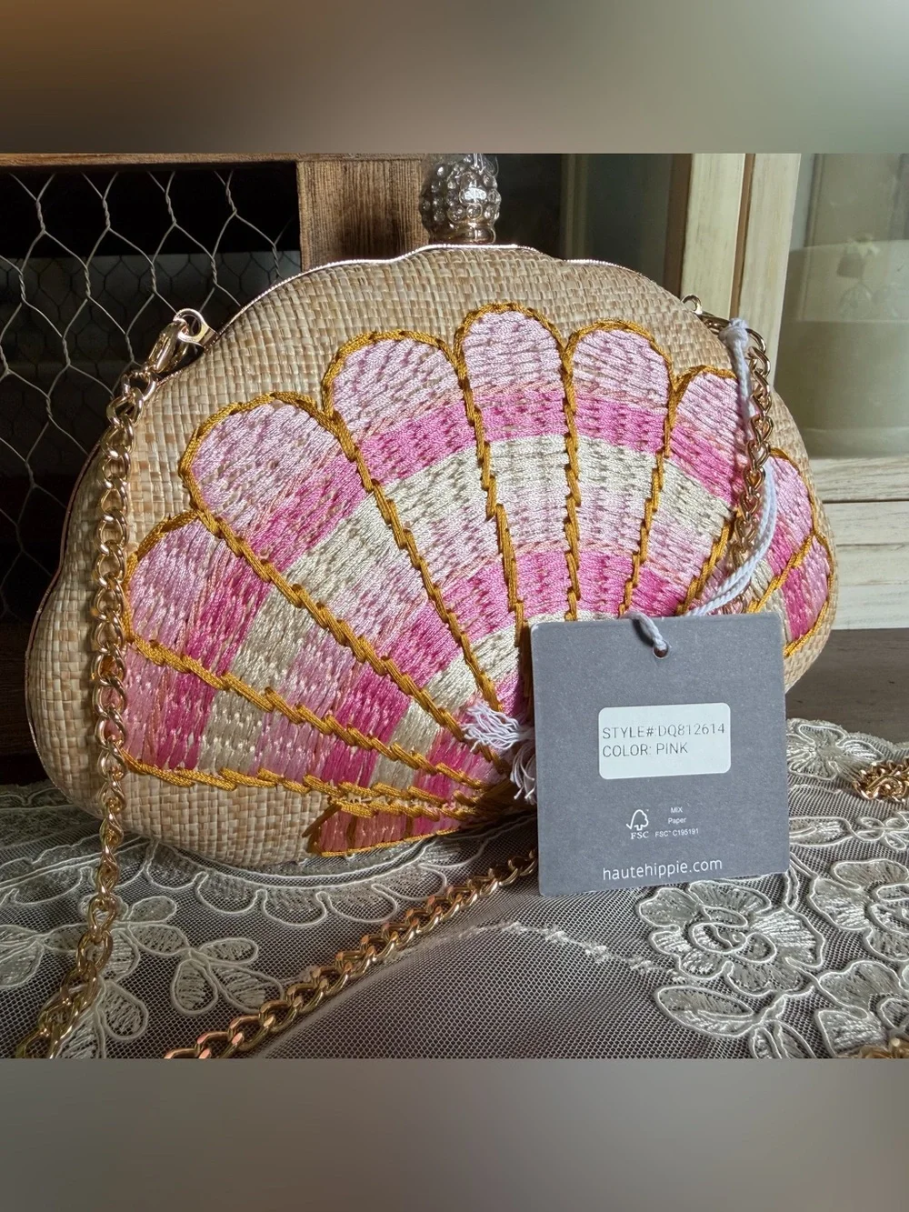 NWT Haute Hippie Pink Shell Embroidered Clutch with Gold Chain Crossbody Purse - Picture 2 of 4
